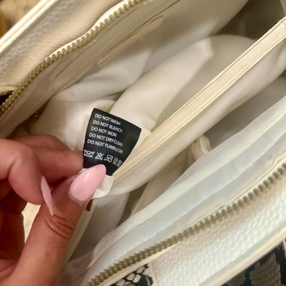 Beautiful Handbag/Shoulder Bag! - Picture 6 of 9